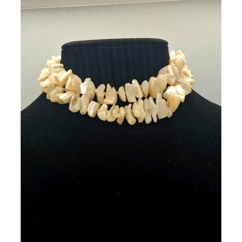 Heavy Flapper Off White Natural Chip Stone Necklace Strand Choker